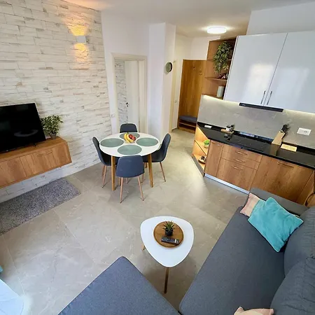 Penzion Rooftop Ix 702 *