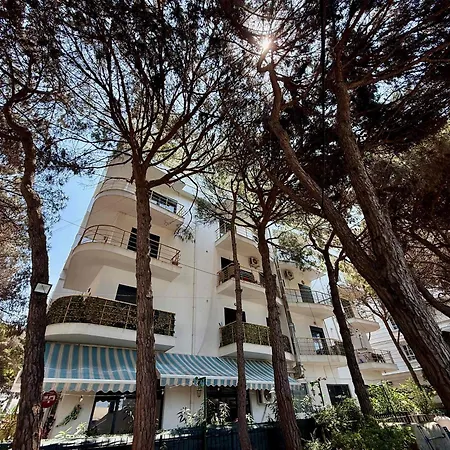 Herberg Rooftop Ix 702 Golem (Tirana)